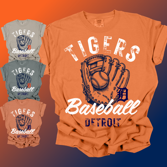 Detroit Baseball - Distressed Glove Comfort Colors Tee (Adult)